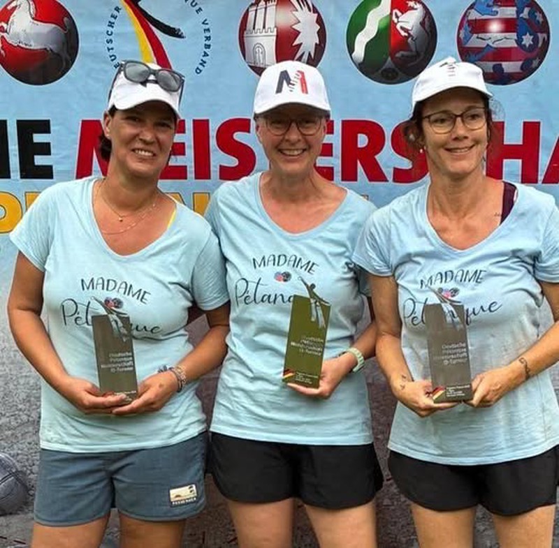 Dani wird mit Brit und Bianca Siegerin im B-Turnier 